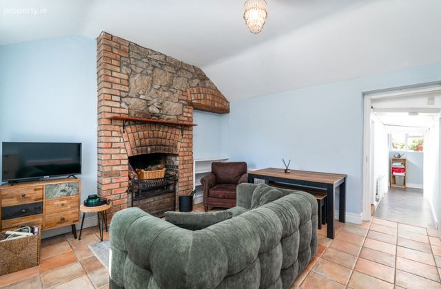 Monaloe Cottages, Old Bray Road, Cabinteely, Dublin 18 - Click to view photos
