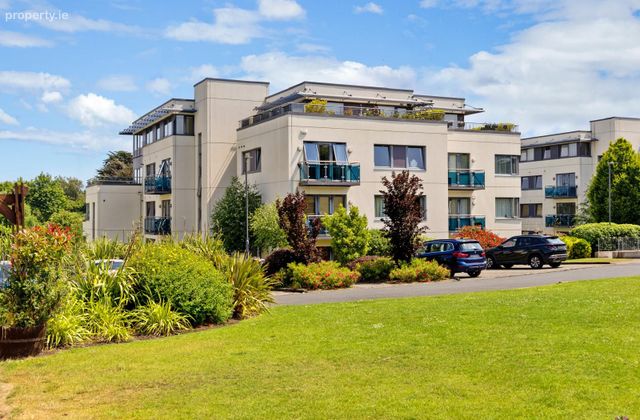 Apt, Brennanstown Square, Dublin 18, Brennanstown, Dublin 18 - Click to view photos