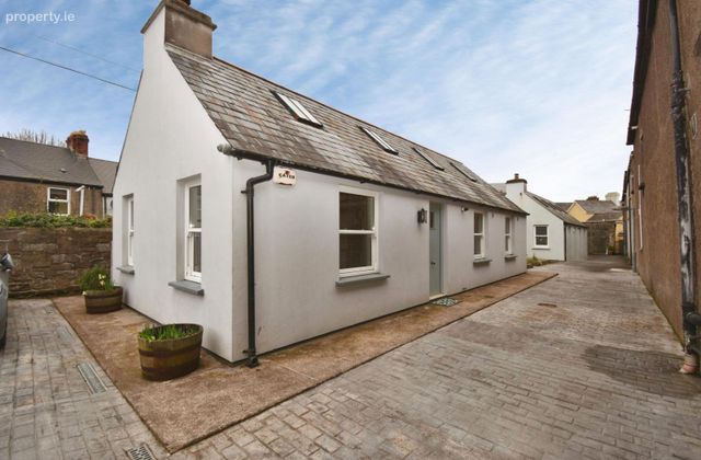 5b Carrig View Terrace, Old Blackrock Road, Blackrock, Co. Cork - Click to view photos