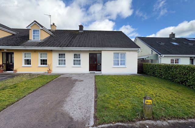 19 &Aacute;rd Na Greine, Kilnagurteen, Macroom, Co. Cork - Click to view photos