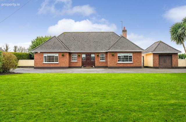 Gaulstown, Dunshaughlin, Co. Meath - Click to view photos