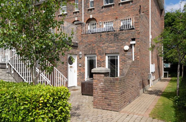 60 Radcliff Hall, Saint John's Road, Sandymount, Dublin 4 - Click to view photos