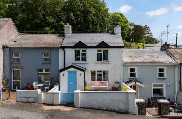 3 Dry Bridge, Glounthaune, Co. Cork - Click to view photos