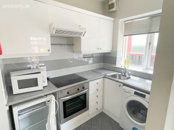 Apartment 11, College Close, Dublin 2 - Image 4