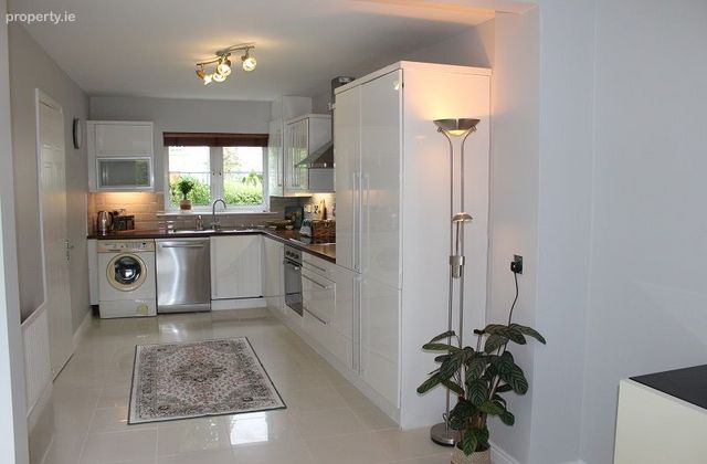 39 Rathmore Village, Dublin 15, Tyrrelstown, Dublin 15 - Click to view photos