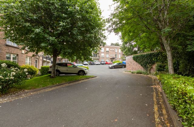 Apartment 35, Ridgeford, Sandyford Road, Dundrum, Dublin 16 - Click to view photos