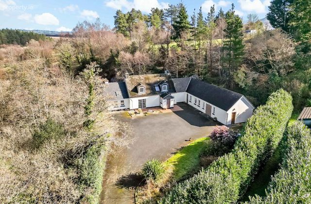 Dolphin Cottage, Coolies, Muckross, Co. Kerry, Muckross, Co. Kerry - Click to view photos