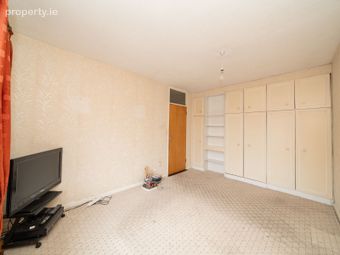 7 Yellow Meadows Park, Clondalkin, Dublin 22 - Image 2