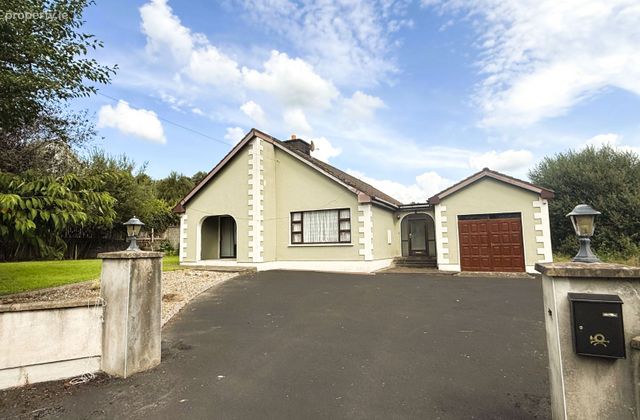 Moneen, Meelick, Moneen, Co. Clare - Click to view photos
