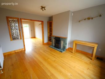 8 Owenabue View, Carrigaline, Co. Cork - Image 5