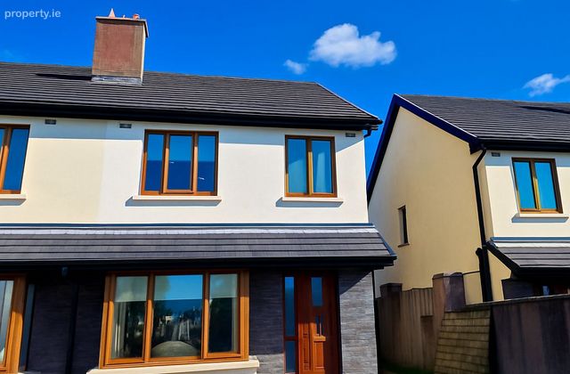 18 The Maples, Ballyhaunis, Ballyhaunis, Co. Mayo - Click to view photos
