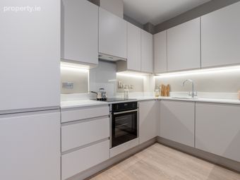 1 Bed, Glencairn, Leopardstown, Dublin 18 - Image 4