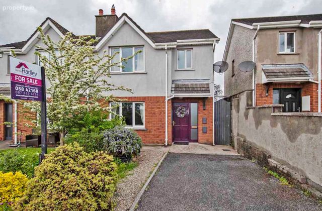 61 Town Court, Dungarvan, Co. Waterford - Click to view photos