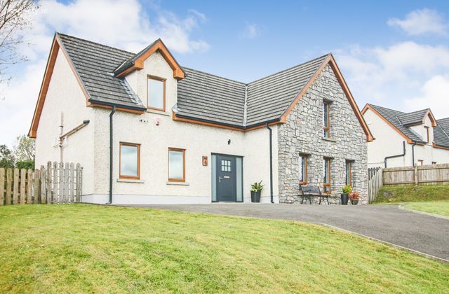 4 Radharc Na Baile, Drumshanbo, Co. Leitrim, Drumshanbo, Co. Leitrim - Click to view photos