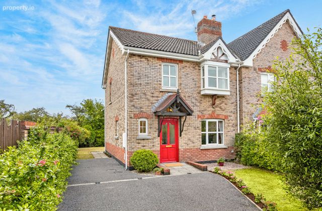 64 Whitestrand, Aylesbury Park, Sligo, Co. Sligo - Click to view photos