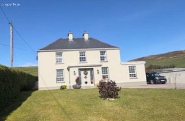 Caherboshina, Ventry, Ventry, Co. Kerry - Click to view photos