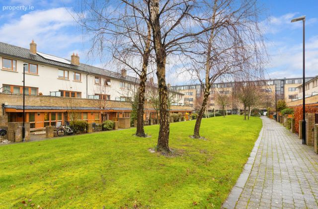 65 Milltown Avenue, Mount Saint Annes, Milltown, Dublin 6 - Click to view photos