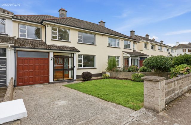 30 Woodlands, Portmarnock, Co. Dublin - Click to view photos