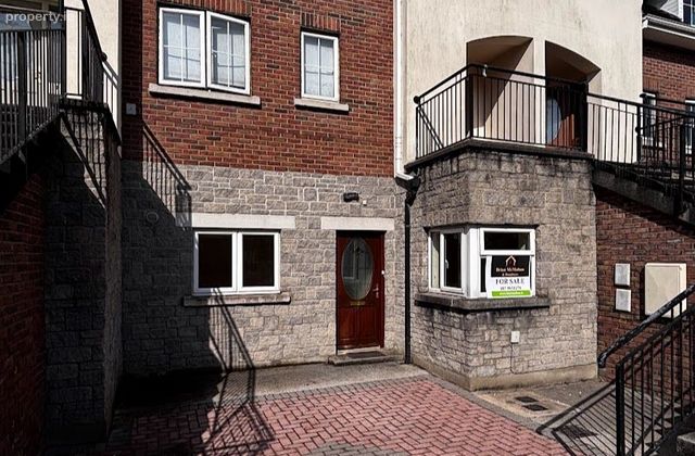 4 Cathedral Court, Clare Road, Ennis, Co. Clare - Click to view photos
