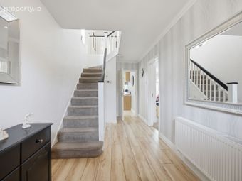 8 Dromlee Crescent, Dublin 9, Beaumont, Dublin 9 - Image 2