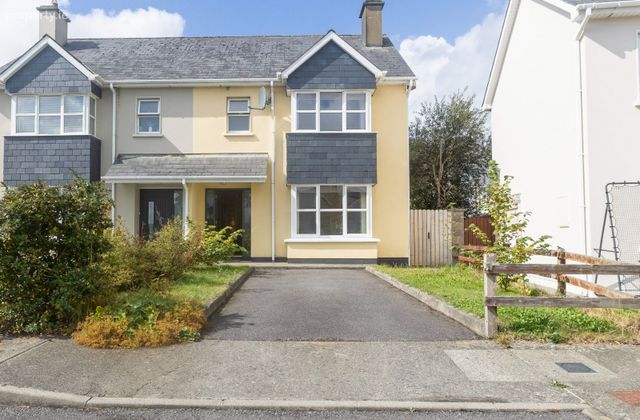 17 Lady's Cross, Clonakilty, Co. Cork - Click to view photos