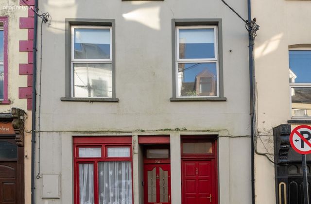 20 East Beach, Cobh, Cobh, Co. Cork - Click to view photos
