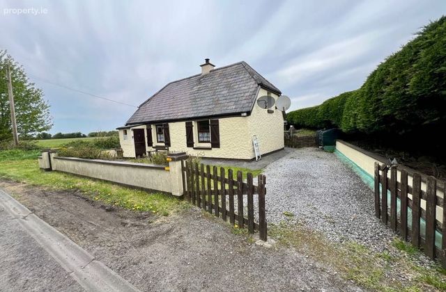 Garrynagore, Lixnaw, Kilflynn, Co. Kerry - Click to view photos