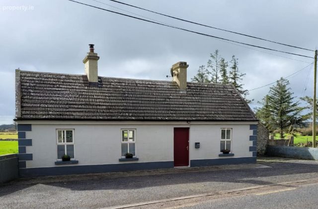 Looby's Cottage, Brideswell, Co. Roscommon - Click to view photos