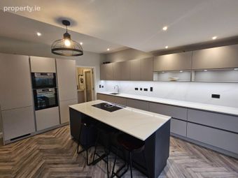 24 Aylesbury, Ballintemple, Ballintemple, Co. Cork - Image 2