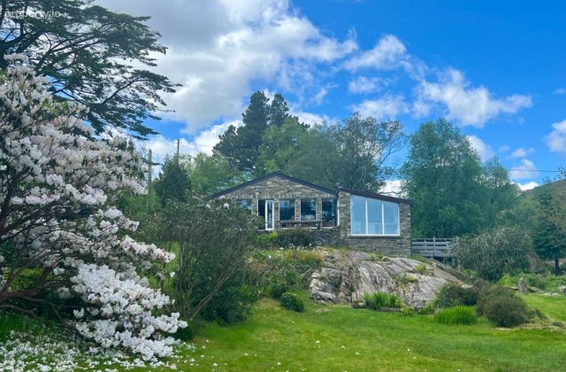 Bocarnagh, Glengarriff, Adrigole, Co. Cork - Click to view photos