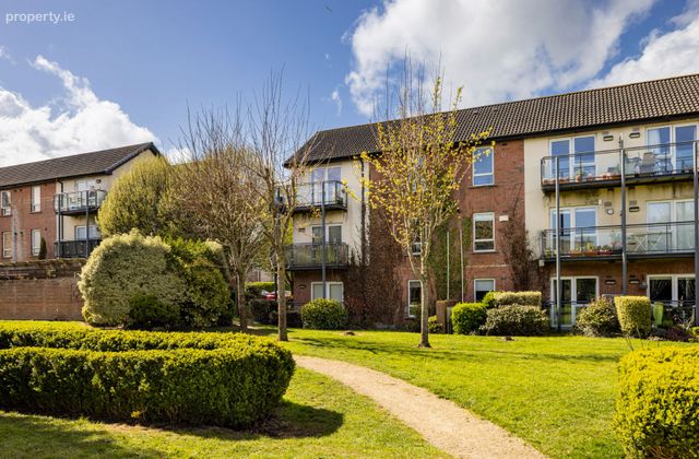 98 Cedar Square, Ridgewood, Swords, Co. Dublin - Click to view photos