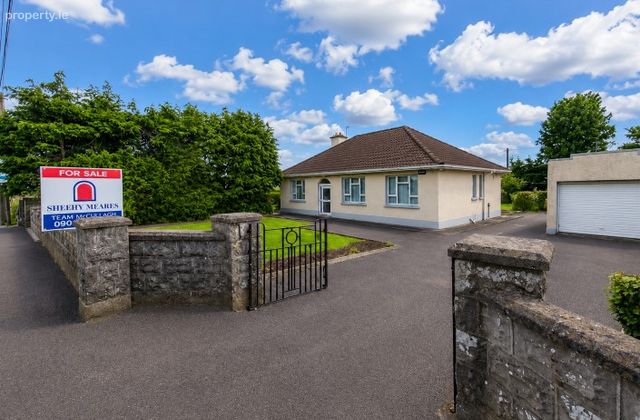 Mackney, Ballinasloe, Co. Galway, Ballinasloe, Co. Galway - Click to view photos