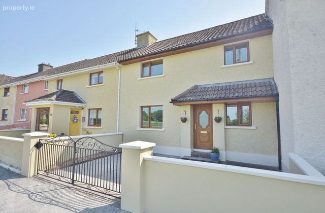 13 Marian Terrace, Causeway, Causeway, Co. Kerry - Click to view photos