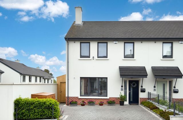 19 Newpark Close, Chapel Road, Kinsealy, Malahide, Co. Dublin - Click to view photos