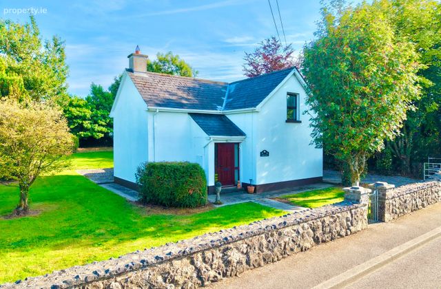 Tig&iacute;n B&aacute;n, Tullyshaughlin, Mount Temple, Mount Temple, Co. Westmeath - Click to view photos