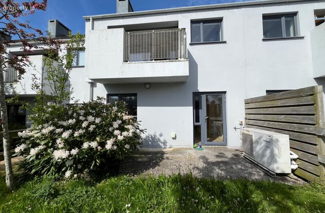 37 Copper Point, Airhill, Schull, Co. Cork - Click to view photos
