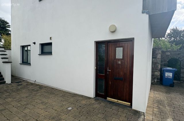 16 The Courtyard, Woodville, Glanmire, Co. Cork - Click to view photos