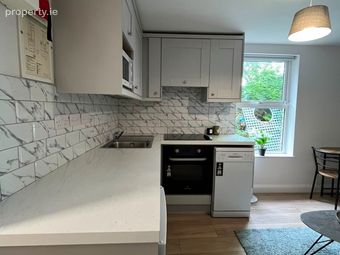 Flat 5, 39 Heytesbury Street, Dublin 8 - Image 2
