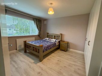 26 Leopardstown Grove, Stillorgan, Blackrock, Co., Foxrock, Dublin 18 - Image 3