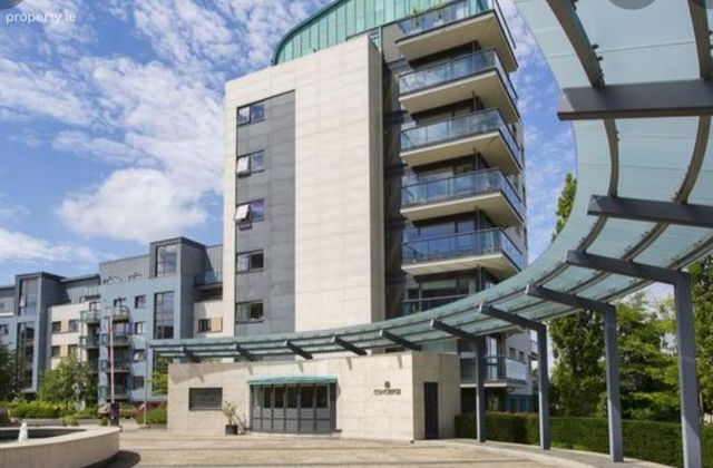 Apartment 82, Whyckham Point, Vwyckham Way, Dundrum, Dublin 16 - Click to view photos