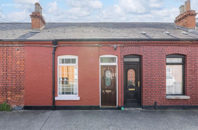11 Valentia Parade, Phibsborough, Dublin 7 - Click to view photos