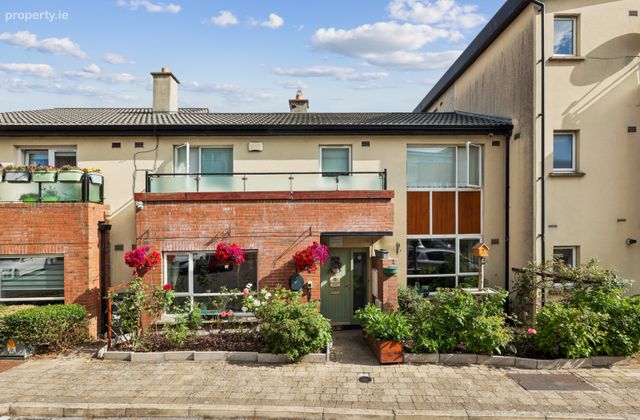 5 Mayeston Close, Saint Margaret's Road, Dublin 11 - Click to view photos