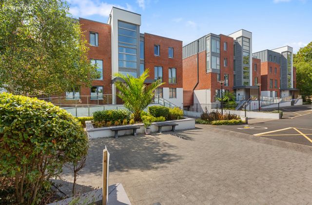 39 The Croft, Parc Na Silla Avenue, Loughlinstown, Dublin 18, Loughlinstown, Co. Dublin - Click to view photos