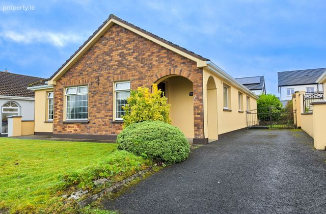 28 Knights Park, Castlebar, Castlebar, Co. Mayo - Click to view photos
