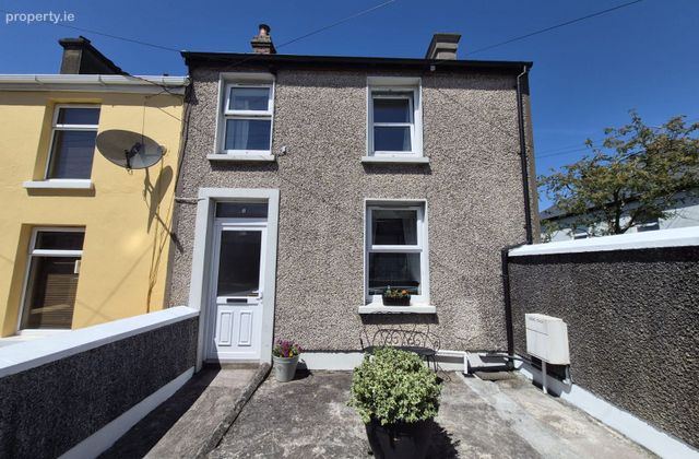 5 Cahergal Terrace, Old Youghal Road, Dillons Cross, Co. Cork - Click to view photos