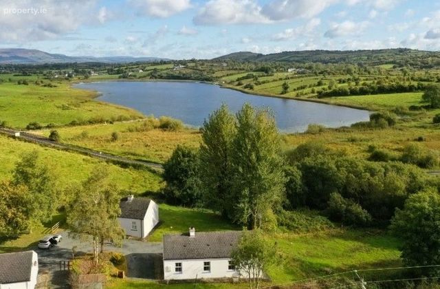 6 Loughbran Cottages, Grange, Carrick-on-Shannon, Co. Leitrim - Click to view photos