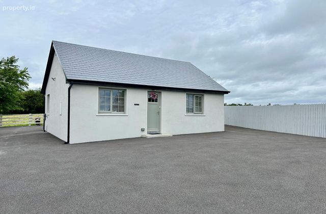 Swallows Nest, Ardcarn, Cootehall, Boyle, Co. Roscommon - Click to view photos