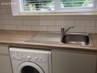 85 Beech House, Mespil Estate, Ballsbridge, Dublin 4 - Image 3
