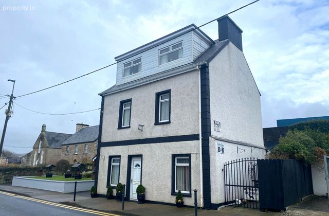White Gables, Main Street, Dunkineely, Co. Donegal - Click to view photos