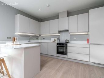 Apartment 116, Woodward Square, Murphystown Way, D, Leopardstown, Dublin 18 - Image 3